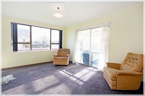 Photo of property in 17 Avenue Road, Foxton, 4814