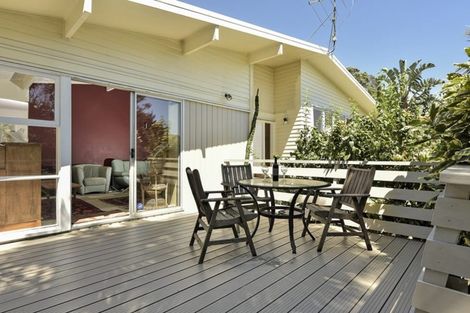 Photo of property in 71 Crawford Avenue, Mangere Bridge, Auckland, 2022