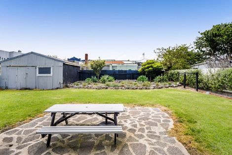 Photo of property in 39 Domett Street, Opunake, 4616