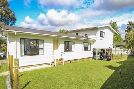 Photo of property in 142 Moire Road, West Harbour, Auckland, 0618