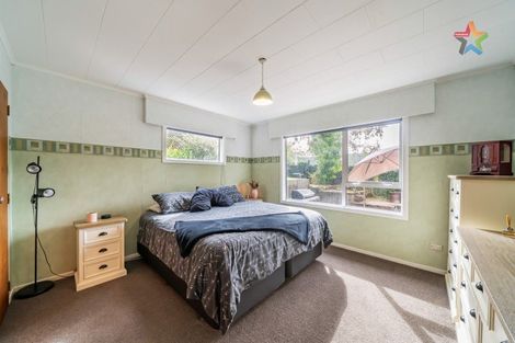 Photo of property in 12 Waipuna Grove, Stokes Valley, Lower Hutt, 5019