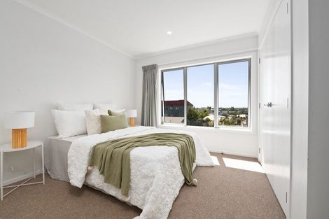 Photo of property in 10/19 Ruakiwi Road, Hamilton Lake, Hamilton, 3204