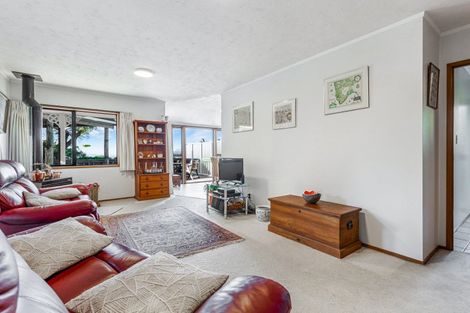 Photo of property in 2/2 Elizabeth Place, Mairangi Bay, Auckland, 0630