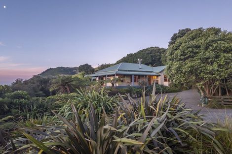 Photo of property in 35 Sunglo Terrace, Otaki, 5512