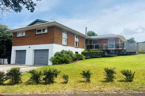 Photo of property in 27 Downsview Road, Pakuranga Heights, Auckland, 2010