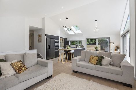 Photo of property in 111a Breaker Bay Road, Breaker Bay, Wellington, 6022