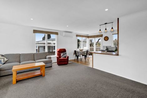 Photo of property in 11 Konini Street, Inglewood, 4330