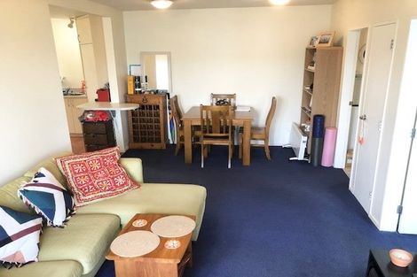 Photo of property in 4/39 Grafton Road, Roseneath, Wellington, 6011