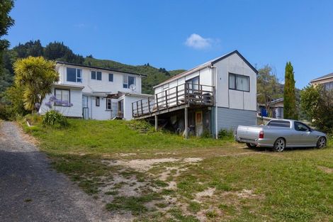 Photo of property in 147 Waikawa Road, Picton, 7220