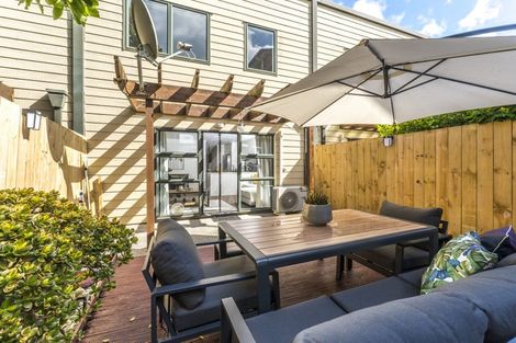 Photo of property in 11/17 Harbour View Road, Te Atatu Peninsula, Auckland, 0610