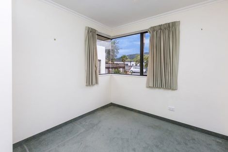 Photo of property in 6 Kowhai Avenue, Ebdentown, Upper Hutt, 5018