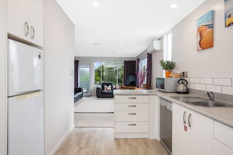 Photo of property in 6/35 Mana Esplanade, Paremata, Porirua, 5026