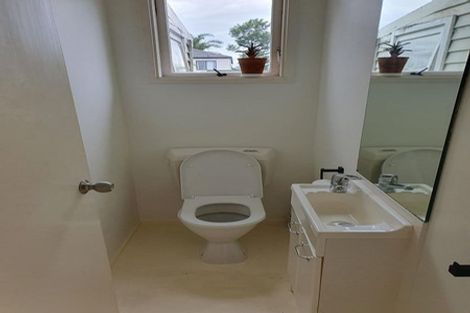 Photo of property in 28 Stanley Avenue, Milford, Auckland, 0620