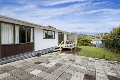 Photo of property in 2/520 Beach Road, Murrays Bay, Auckland, 0630