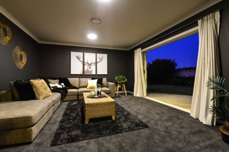 Photo of property in 2 Amokura Crescent, Flagstaff, Hamilton, 3210