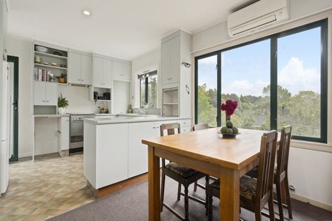 Photo of property in 98a Mangorei Road, Strandon, New Plymouth, 4312