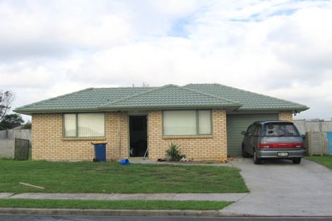 Photo of property in 25 Woodbank Drive, Glen Eden, Auckland, 0602