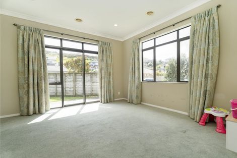Photo of property in 13 Yarnbrook Grove, Churton Park, Wellington, 6037