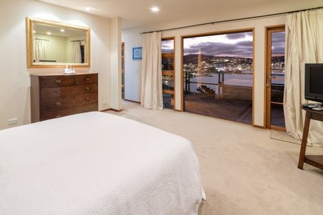 Photo of property in 20 The Crescent, Roseneath, Wellington, 6011