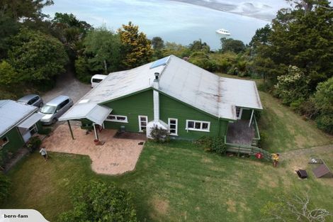 Photo of property in 219 Wade River Road, Wade Heads, Whangaparaoa, 0932