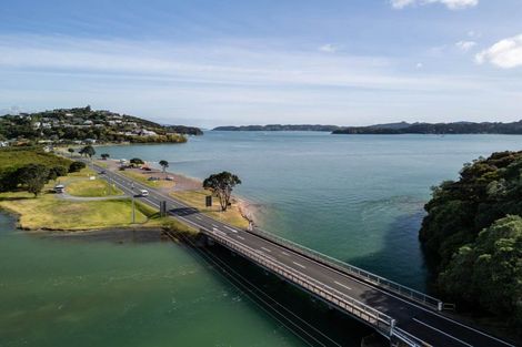 Photo of property in Bridgewater Apartments, 202/7 Te Rangi Cross Road, Paihia, 0200