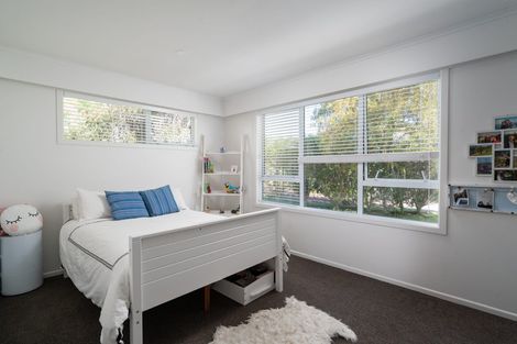 Photo of property in 6 Earle Place, Acacia Bay, Taupo, 3330