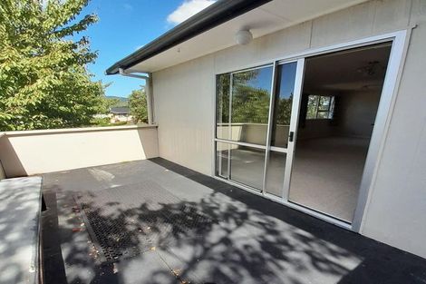 Photo of property in 25 Hartford Crescent, Totara Park, Upper Hutt, 5018