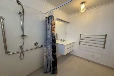 Photo of property in 41 Devon Street, Picton, 7220