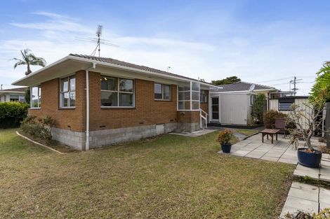 Photo of property in 3/39 Eversleigh Road, Belmont, Auckland, 0622