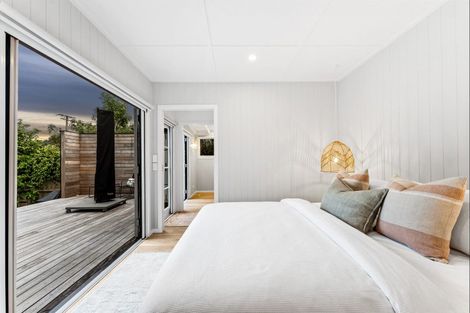 Photo of property in 74 Clinton Road, Tawharanui Peninsula, Matakana, 0986