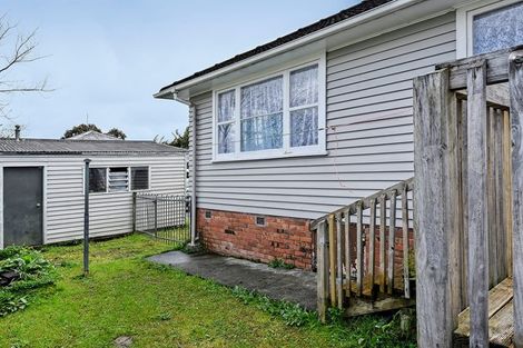 Photo of property in 128 Edmonton Road, Te Atatu South, Auckland, 0610