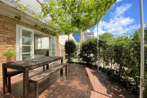 Photo of property in 8 Lynch Street, Point Chevalier, Auckland, 1022