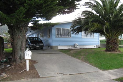 Photo of property in 305 Wellington Road, Wainuiomata, Lower Hutt, 5014