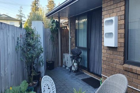 Photo of property in 2/240 Old Farm Road, Hillcrest, Hamilton, 3216