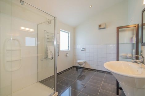 Photo of property in 17 Hahei Beach Road, Hahei, Whitianga, 3591