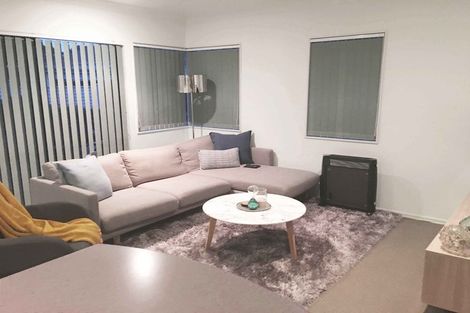 Photo of property in 25 Shelly Beach Parade, Cockle Bay, Auckland, 2014