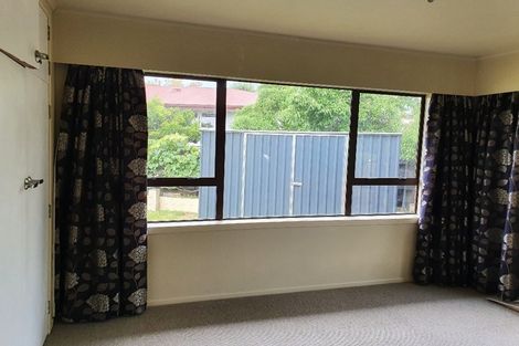 Photo of property in 1 Lorraine Place, Glenview, Hamilton, 3206