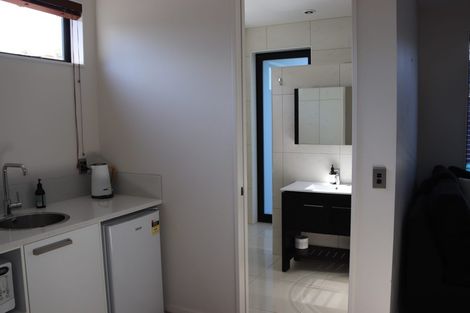 Photo of property in 27 Jervois Road, Jervoistown, Napier, 4112