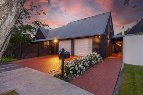 Photo of property in 9-11 Rosebank Grove, Waikanae, 5036