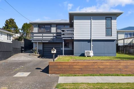 Photo of property in 79 Mould Street, Waitara, 4320