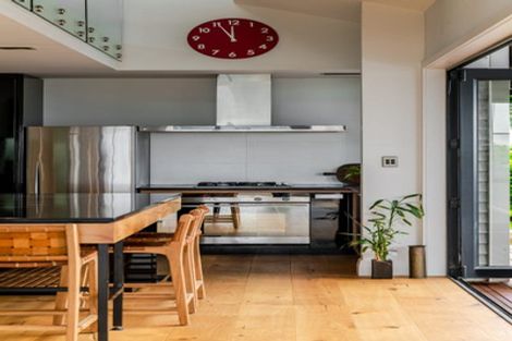 Photo of property in 14 Hinemoa Terrace, Birkenhead, Auckland, 0626