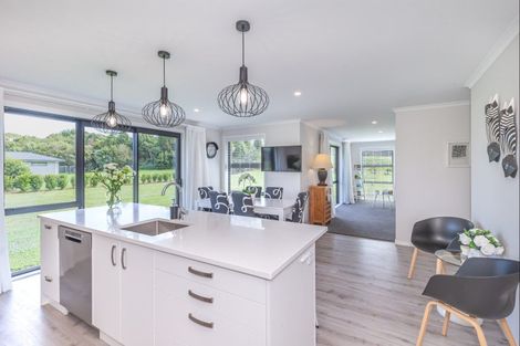 Photo of property in 33 Ohau Terraces, Ohau, 5570