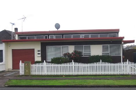 Photo of property in 2 Kautami Avenue, Papatoetoe, Auckland, 2025
