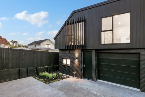 Photo of property in 15 Humariri Street, Point Chevalier, Auckland, 1022