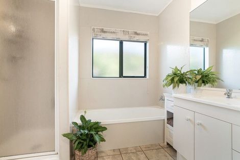 Photo of property in 124a Avalon Place, Whangamata, 3620