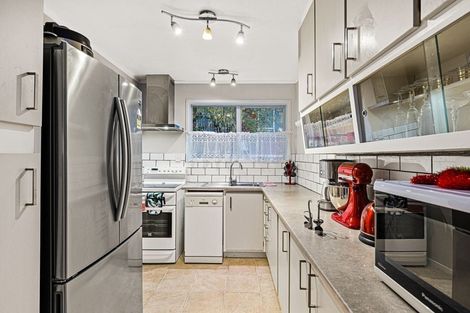 Photo of property in 4 Rehia Road, Massey, Auckland, 0614