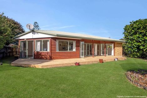 Photo of property in 1/114 The Circle, Manly, Whangaparaoa, 0930