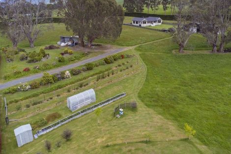 Photo of property in 736 Tukairangi Road, Kinloch, Taupo, 3385