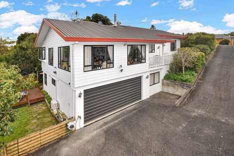 Photo of property in 105 Luckens Road, West Harbour, Auckland, 0618