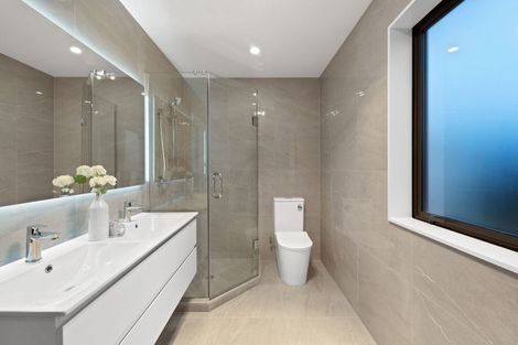 Photo of property in 42c Takutai Avenue, Half Moon Bay, Auckland, 2012